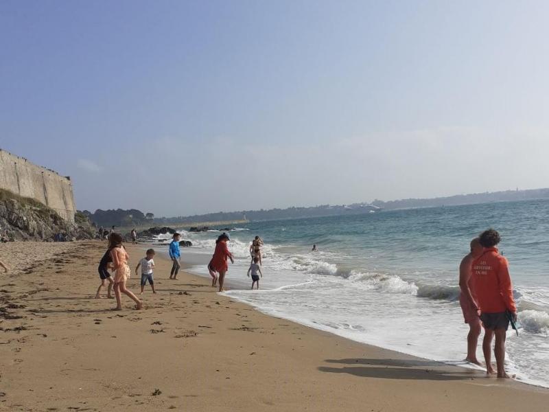 Plage bon secours saint malo baignade surveillee jpg 2